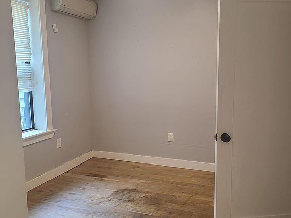 5th image of 84 Romaine Ave #4A