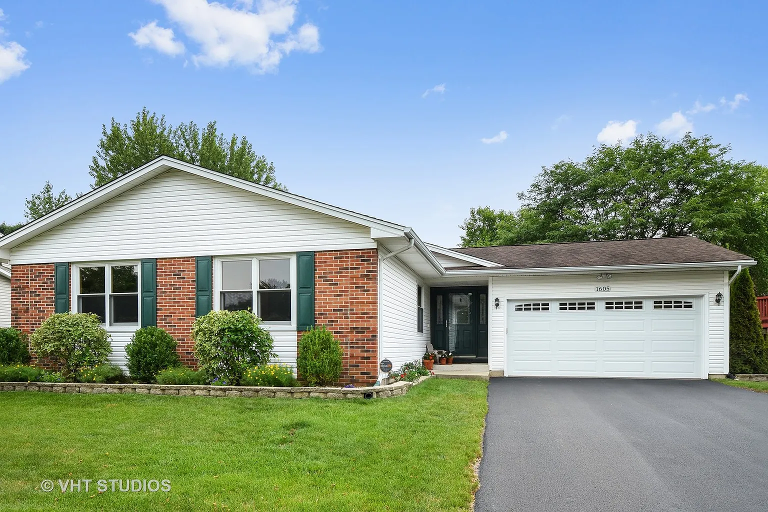 1605 Chesapeake Dr photo 1