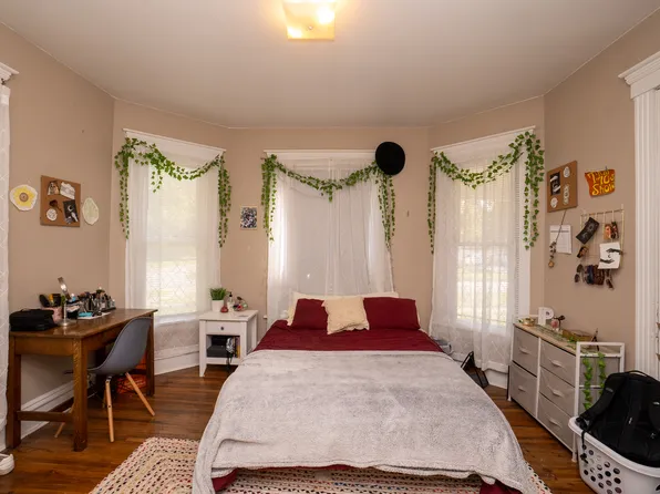 1931 Olive St #1, Cedar Falls, IA 50613