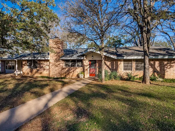504 Austin Dr, Mineral Wells, TX 76067