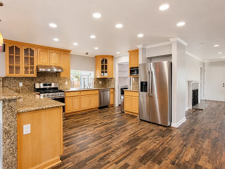 2132 Forbes Ave — Photo 11
