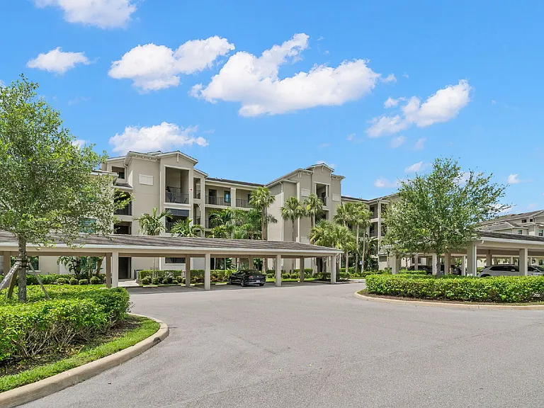 17520 Gawthrop Dr #303 — Photo 2