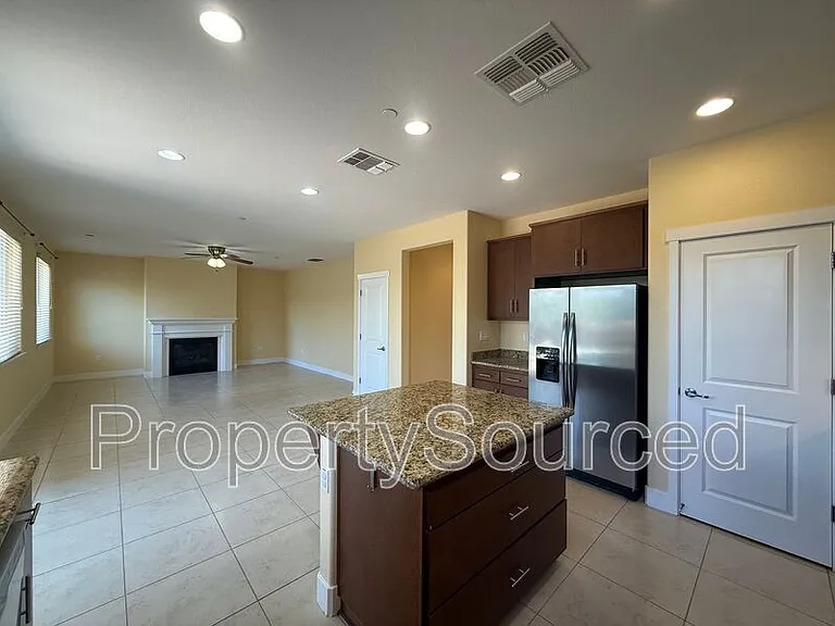 18517 Admiral Way — Photo 8