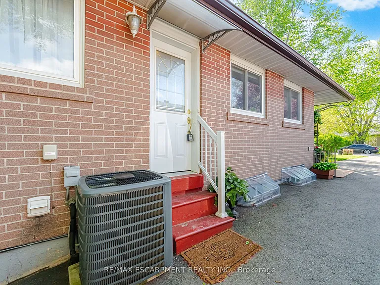 1926 Reiss Ct — Photo 50