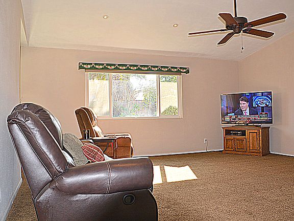 3rd image of 1152 Menlo Ave