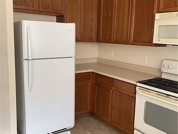4th image of 2541 Old Kent Cir