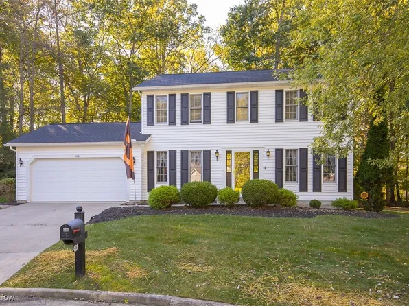 688 Greenwood Ct, Northfield, OH 44067