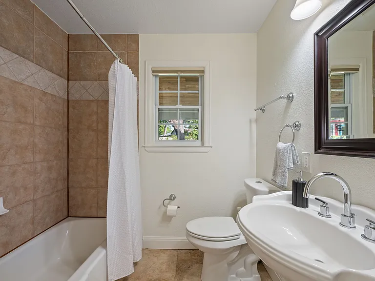 3811 Byron Dr — Photo 7