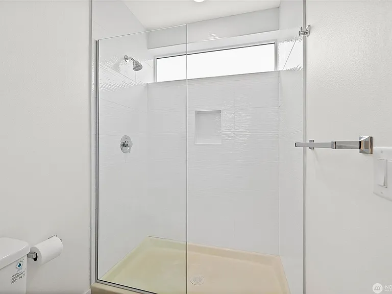 1211 E Mercer St — Photo 7