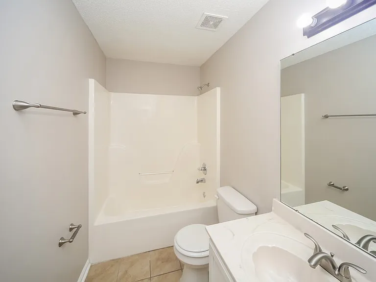 7228 Hunters Horn Dr — Photo 15