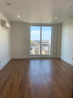 Rented by EXR | media 17