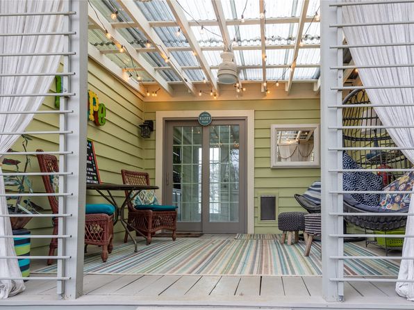 Additional property image - 301 S Winnetka Ave, Dallas, TX 75208