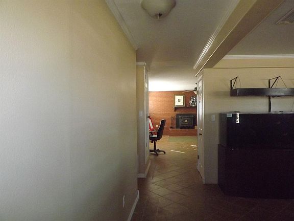 4th image of 1731 W Avenue F