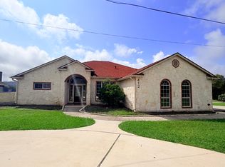 412 Shayla Ln, Canyon Lake, TX 78133