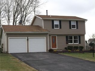 3473 Meanderwood Dr, Canfield, OH