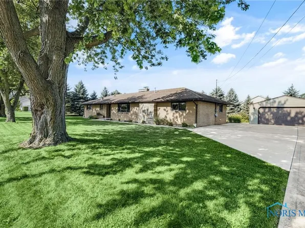 1028 Avery Dr, Bowling Green, OH 43402