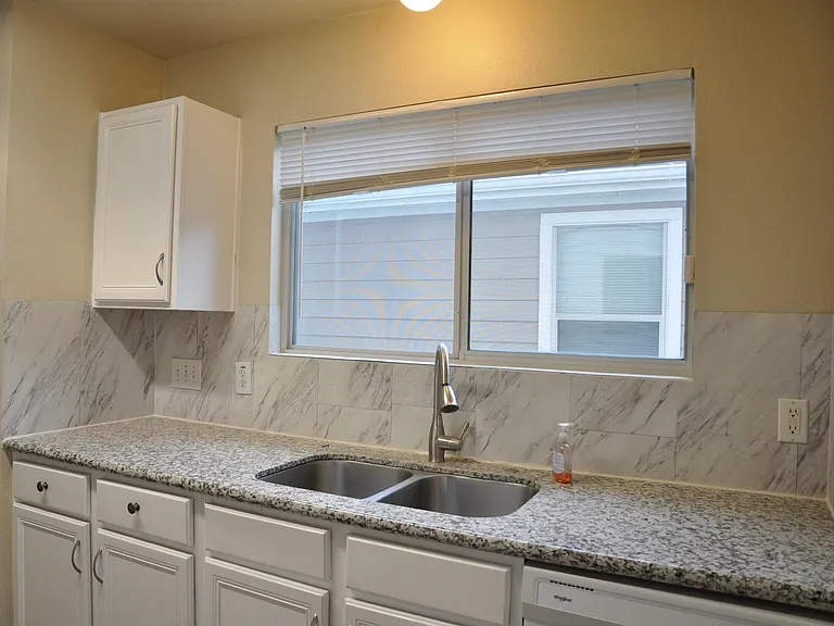 20734 Settlers Lake Cir N — Photo 14