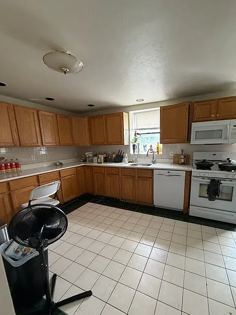 3 bed, 1000 sqft, $3,650 — Photo 4