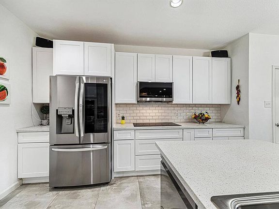 3rd image of 5211 Summerside Dr