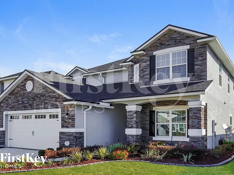 746 Sycamore Way — Photo 2