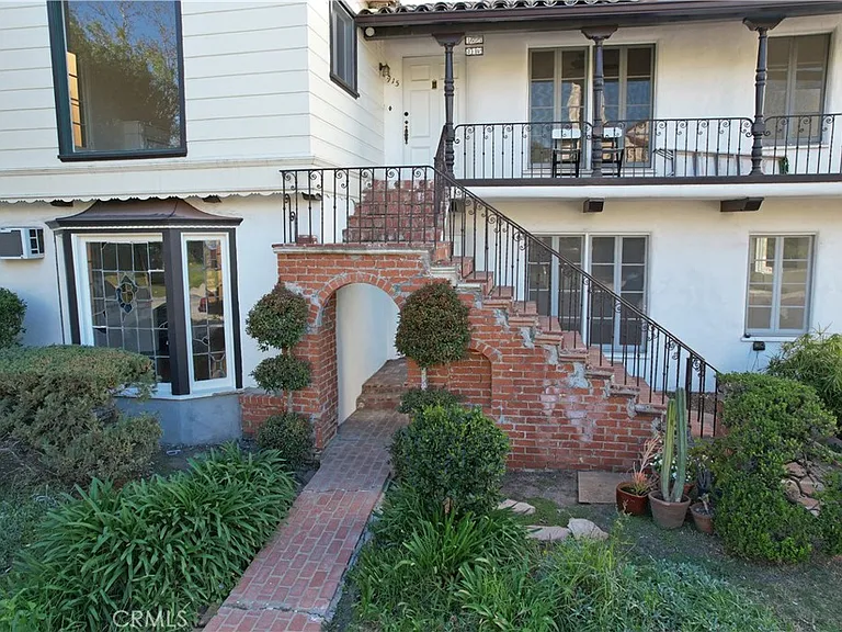 915 S Le Doux Rd — Photo 30