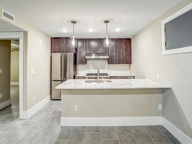 425 N Arthur Ashe Blvd #B — Photo 10