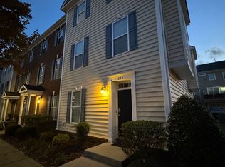 233 Carnelian St, Virginia Beach, VA 23462