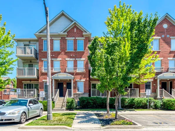 3250 Bentley Dr #3, Mississauga, ON L5M 0P7