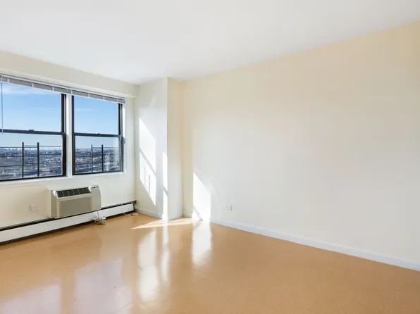 97-11 Horace Harding Expressway image 4 of 21