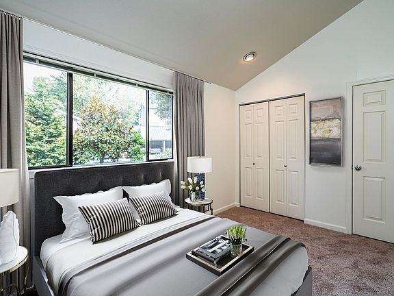 3rd image of 11410 NE 67th St #7