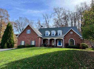 17 Kensington Ln, Huntington, WV 25705