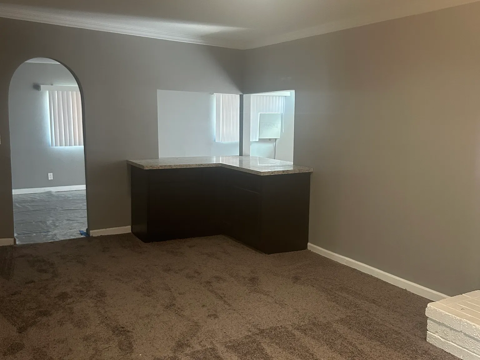 3 bed, 2400 sqft, $2,400 — Photo 4