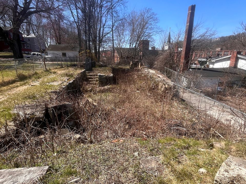 2nd image of 11 Oak Street