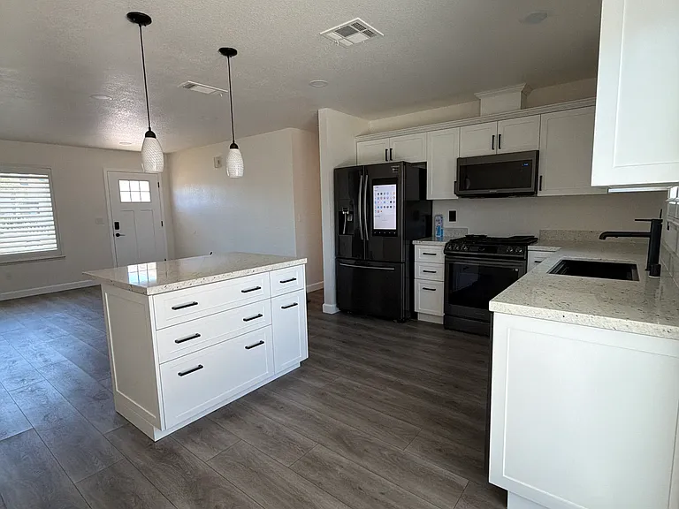 Kitchen/Living Room