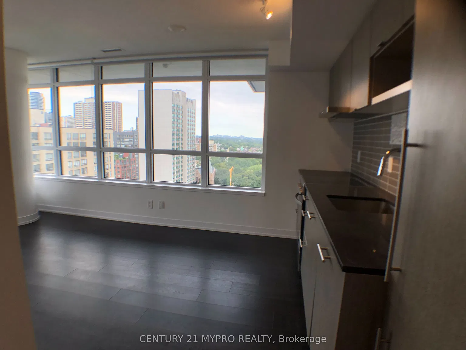 1 bed, $2,400 — Photo 4