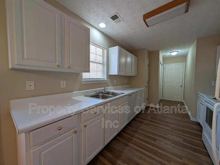 153 Oakland Blvd — Photo 10