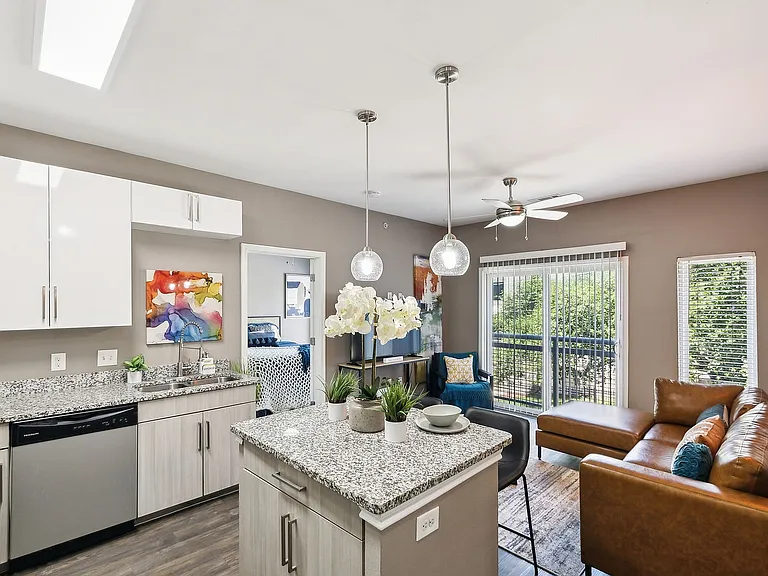 24-web-or-mls-1009 W 26th St - 024