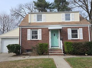 2-30 32nd St, Fair Lawn, NJ 07410