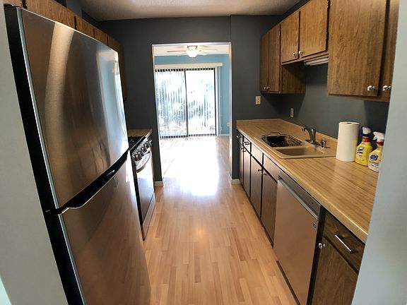 3rd image of 3071 Zarthan Ave S