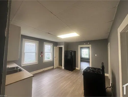 3 bed, $1,000 — Photo 2