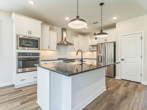 Kitchen with matte black accents