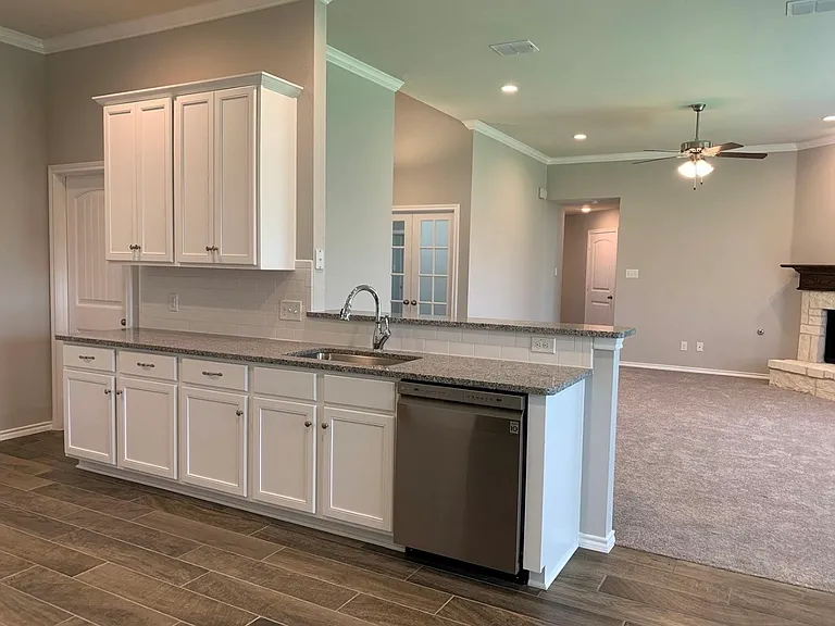 1925 Green Terrace Dr — Photo 14