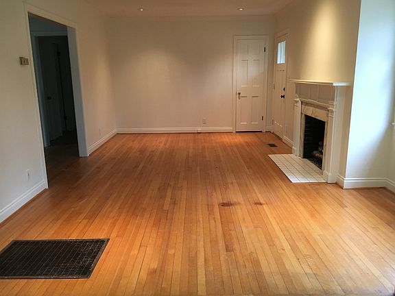 Approx. 12x18 living room