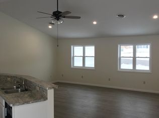 565 Theresa Ave, Hermitage, PA 16148