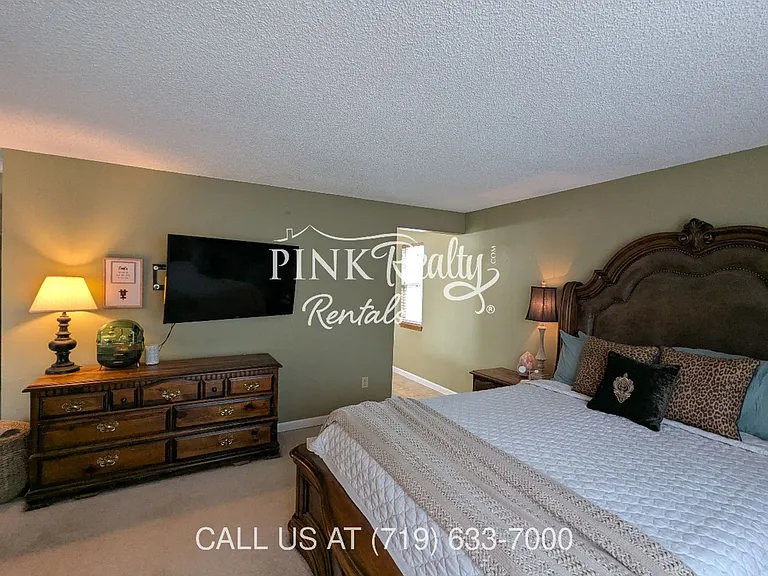 8560 Avens Cir — Photo 25