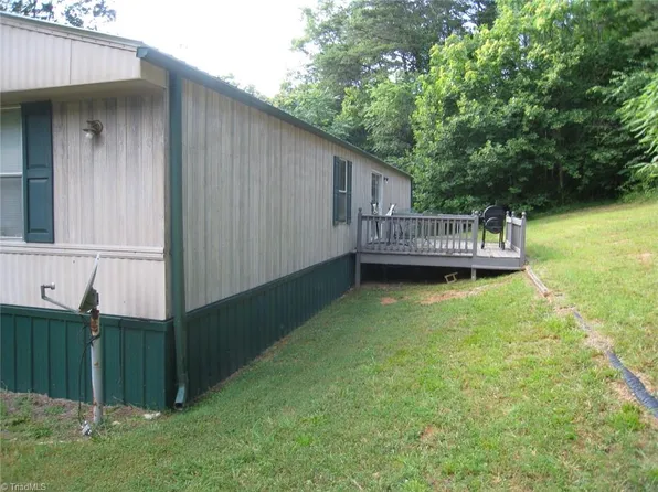 1401 Carson Rd, Pilot Mountain, NC 27041