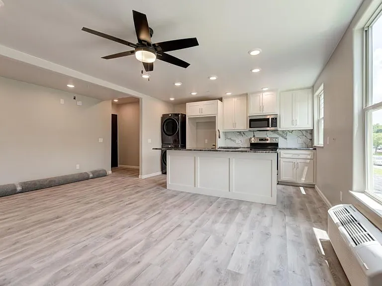 222 S University Blvd #5 — Photo 3