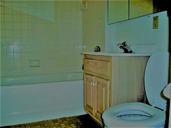 3rd image of 58-12 Queens Blvd #7B