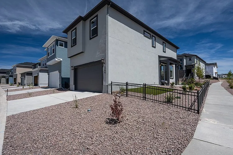 3 bed, 2.5 bath, 1907 sqft, $2,900 — Photo 4