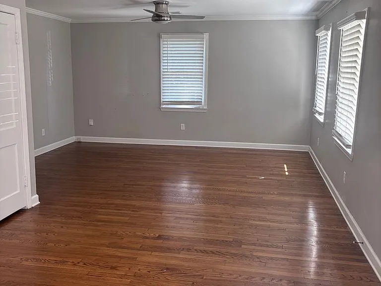 3172 Joffre Ave — Photo 2